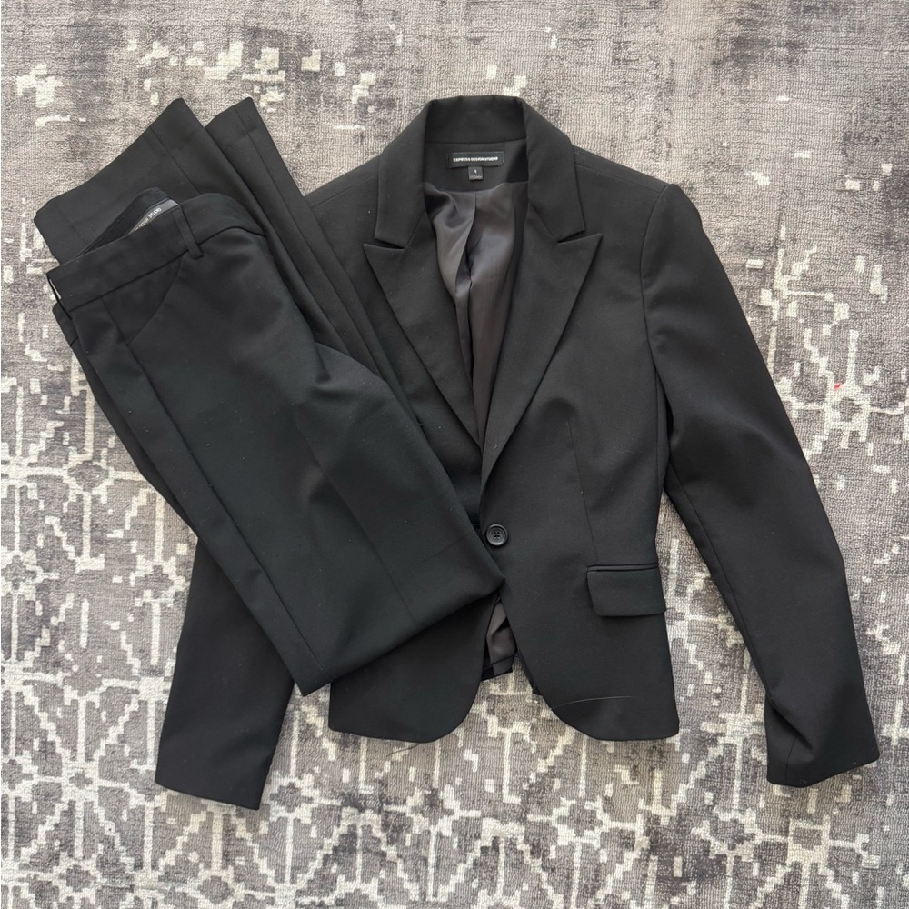 Express Design Studio 2 Piece Black Suit Jacket 4 and Pant Set 6 Long